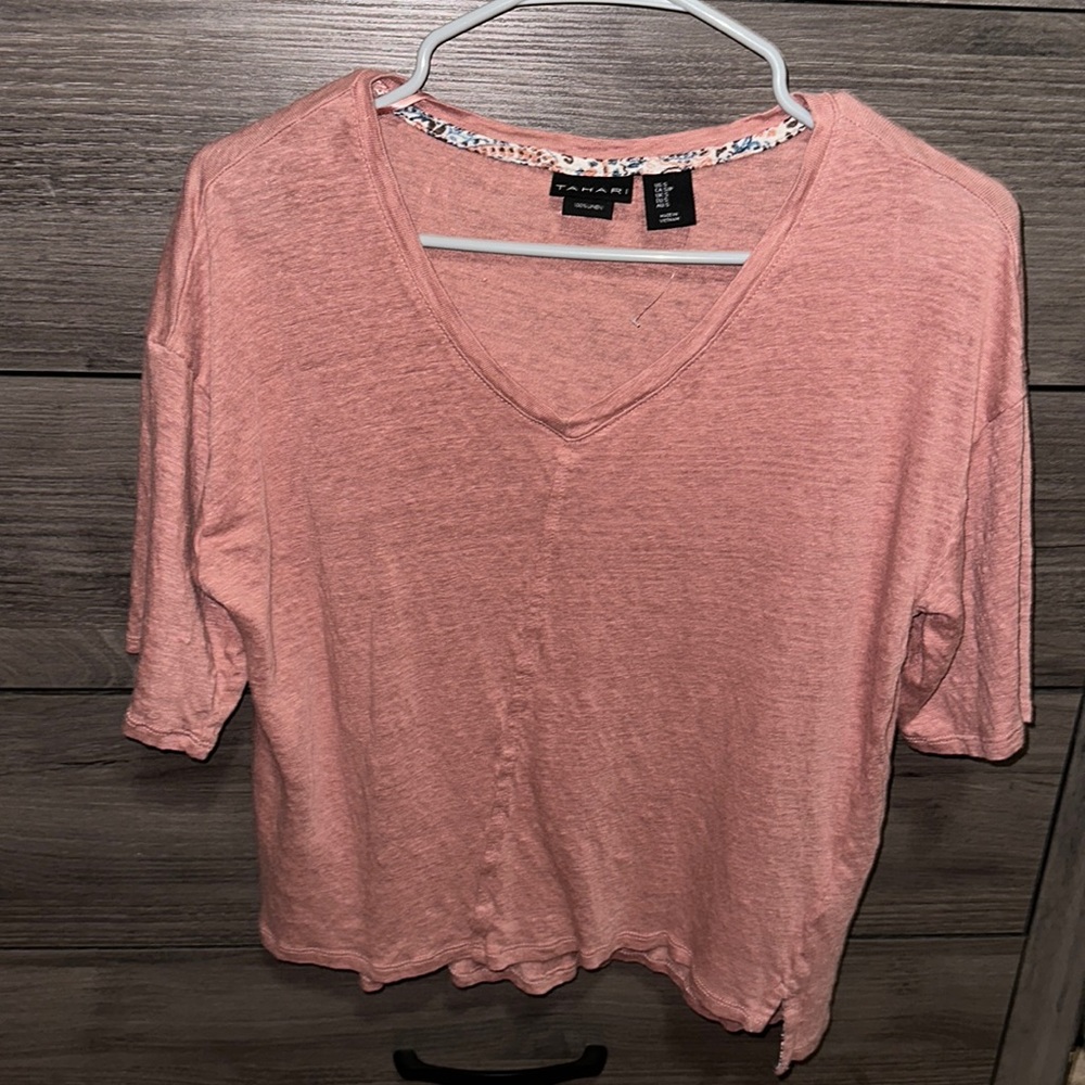 Pretty Tahari top💕!